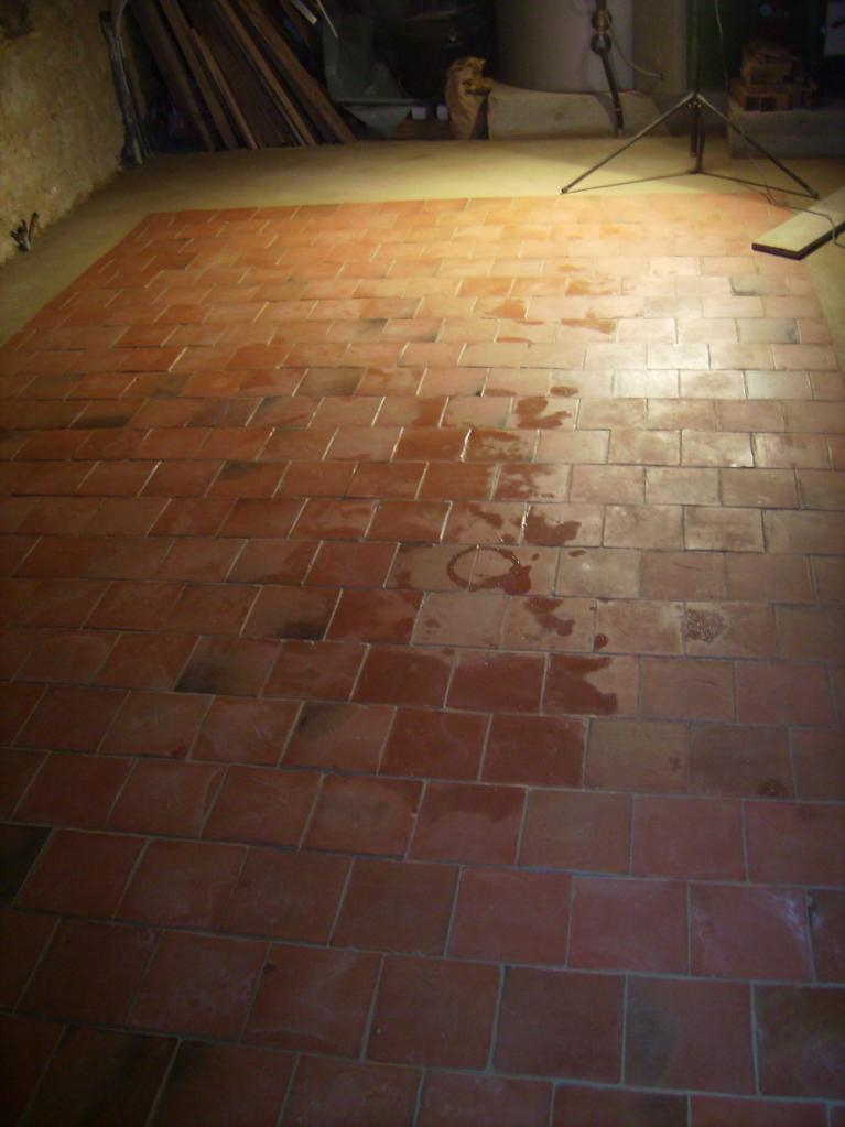 CARREAUX TERRE CUITE SUR CHAPE DE CHAUX