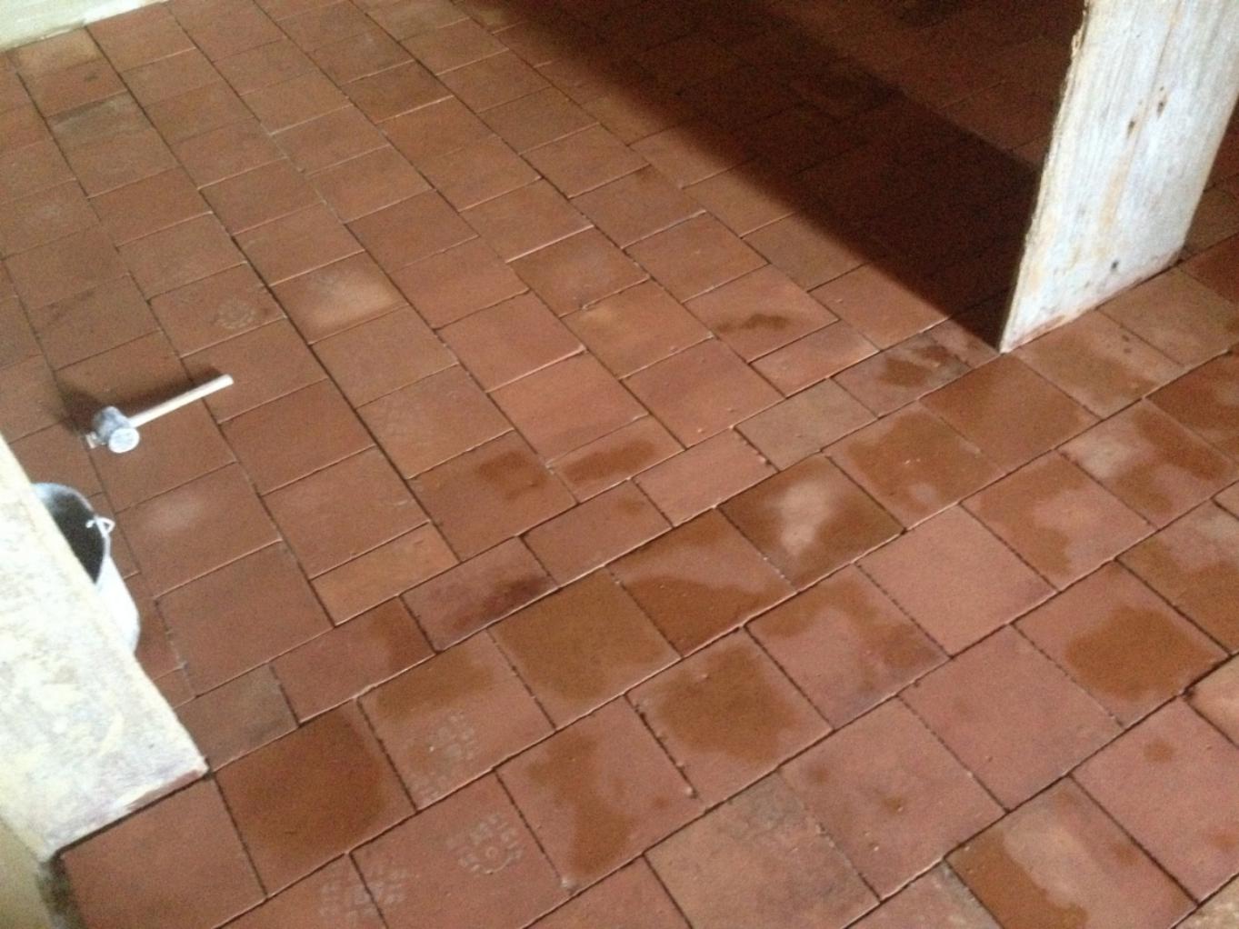 CARREAUX TERRE CUITE SUR CHAPE DE CHAUX