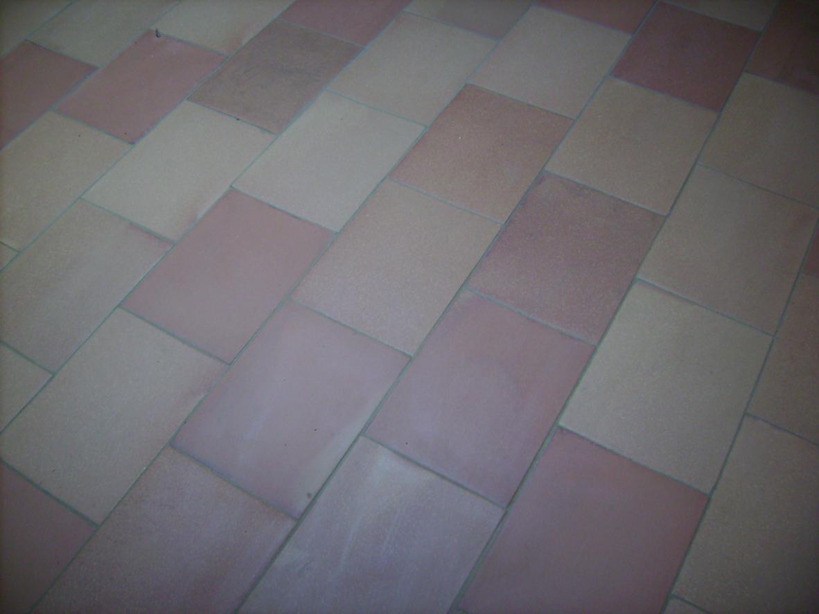 CARREAUX TERRE CUITE SUR CHAPE DE CHAUX