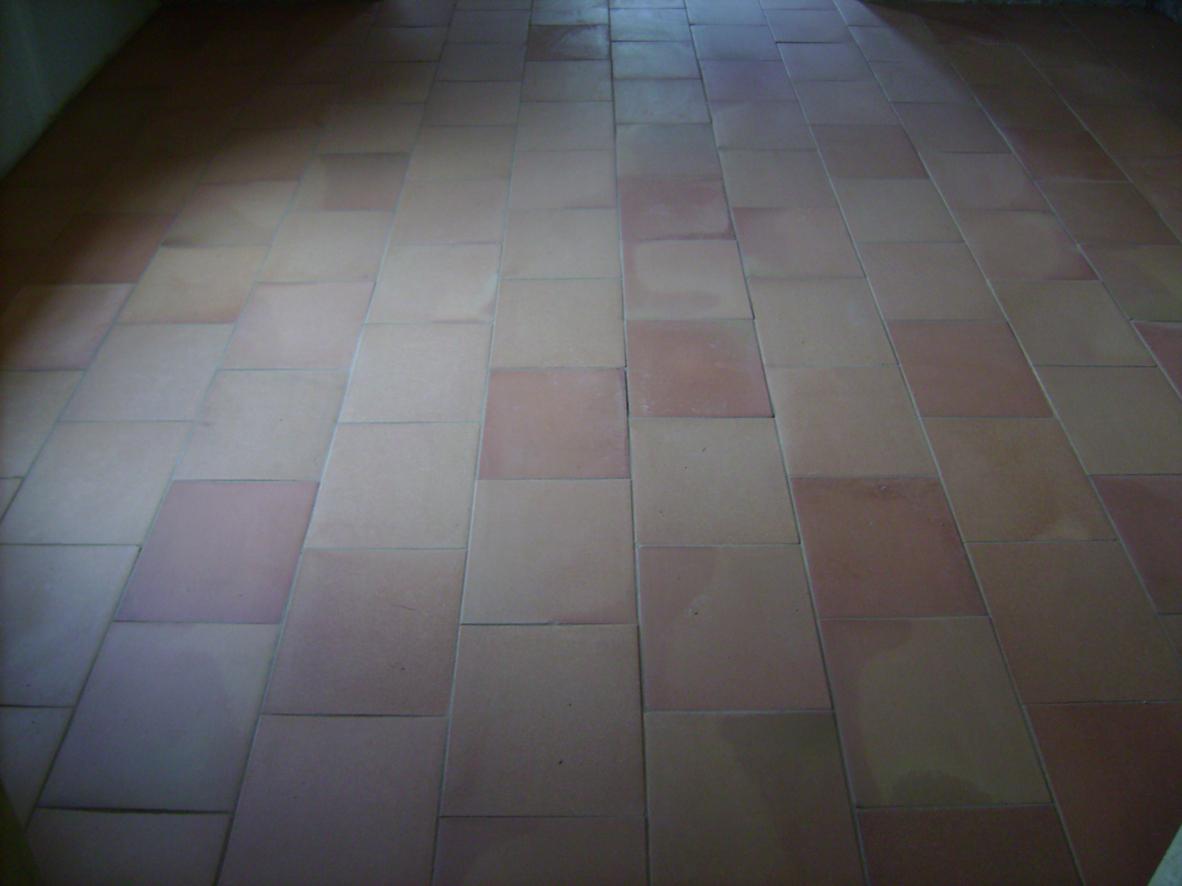 CARREAUX TERRE CUITE SUR CHAPE DE CHAUX